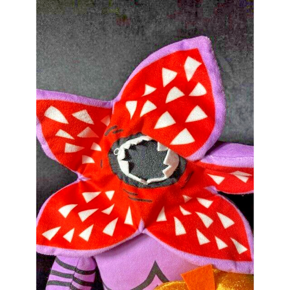 Netflix 18" Stranger Things Demogorgon Plush Greeter - Picture 4 of 10